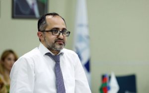 Bakıda tikinti şirkətləri çoxmənzilli binalardan çıxarılır