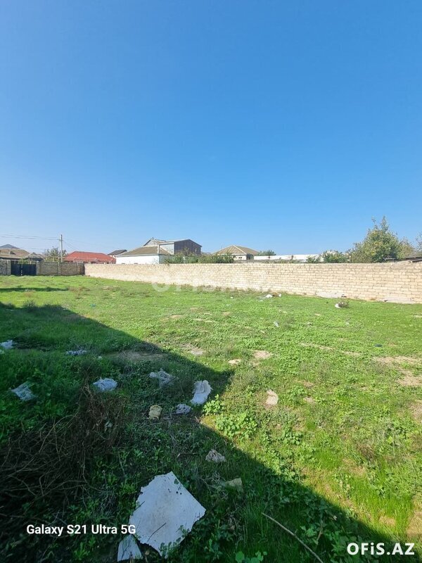 Torpaq satılır, Bakı