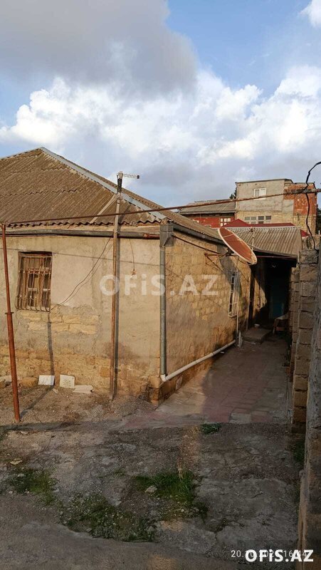 Torpaq satılır, Bakı
