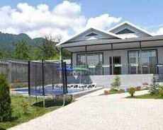 Həyət evi kirayə verilir, Qəbələ r