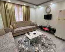 3-otaqlı mənzil kirayə verilir, Üzeyir Hacıbəyov küç., 80 m