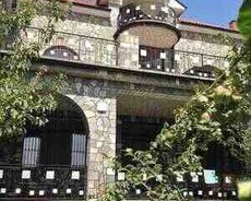 Villa kirayə verilir, Şəki r