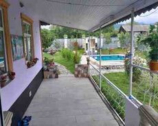 Həyət evi kirayə verilir, Vəndam qəs