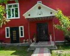 Həyət evi kirayə verilir, Qəbələ r