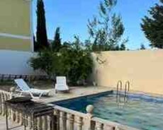 Villa kirayə verilir, Fatmayı qəs