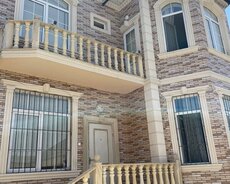 Möhtəşəm müasir üslubda inşa edilmiş villa