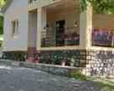 Villa kirayə verilir, Qəbələ ş