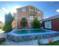 Villa kirayə verilir, Şəki r