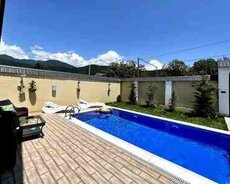 Villa kirayə verilir, Qəbələ r