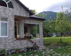 Həyət evi kirayə verilir, Qəbələ r