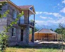 Həyət evi kirayə verilir, Qəbələ r