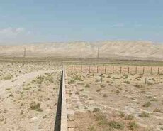 8 sot torpaq sahəsi, Qobu qəs