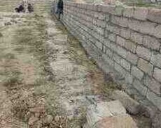 3 sot torpaq sahəsi, Binə qəs