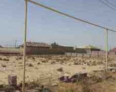 3 sot torpaq sahəsi, Binə qəs