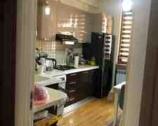 2-otaqlı yeni tikili kirayə verilir, Bayıl qəs., 100 m