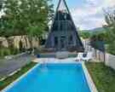 Villa kirayə verilir, Qəbələ r