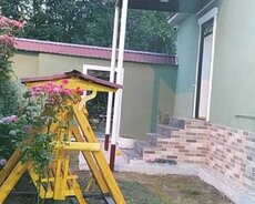 Qəbələ, Qəbələ mərkəzdə yerləşir ev