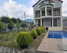 Qəbələ, Satılır 8 otaqlı həyət evi/bağ evi 330 m²