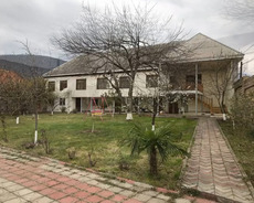 Oğuz, Oguz seherrinin merkezinde heyet evi satilir