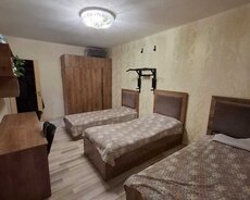 Nizami r., Qara Qarayev m.