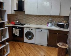 Nizami r., Qara Qarayev m.