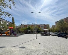 Nizami r., Qara Qarayev m.